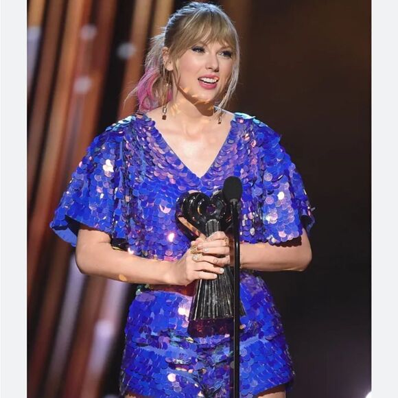 Taylor Swift Inspired Top 100% silk top - Picture 1 of 14